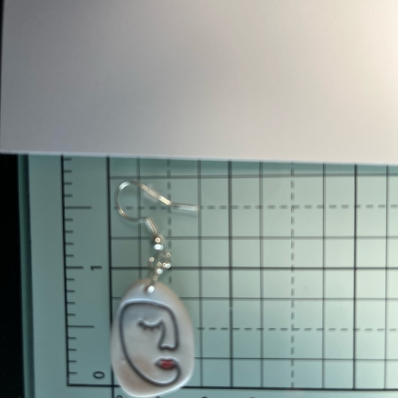 Abstract earrings. - Picture 4 of 4